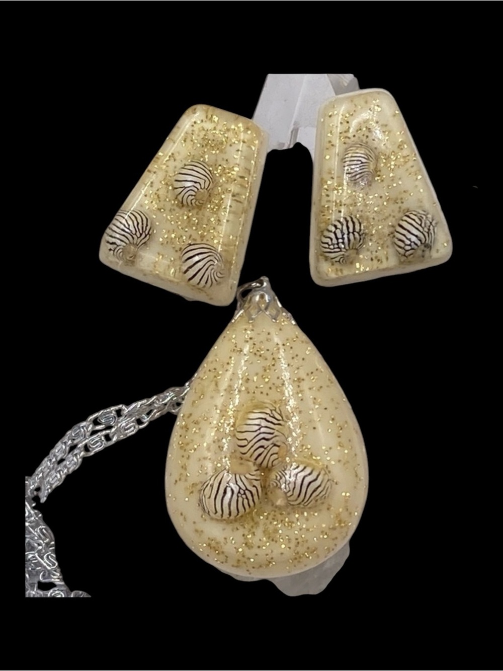 Vintage Confetti Lucite Embedded Shells Necklace Earrings Set Germany